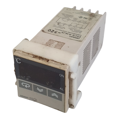 OMRON E5CS-R1KJX-520 Régulateur de température