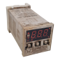 OMRON E5CS-R1KJX-DIN Régulateur de température