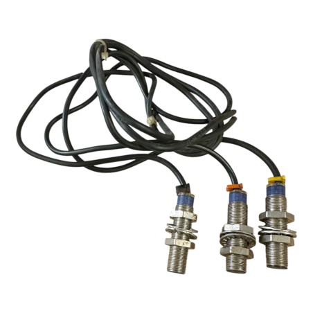 LOT DE 3 TELEMECANIQUE XS1M12PA370 CAPTEUR DE PROXIMITE