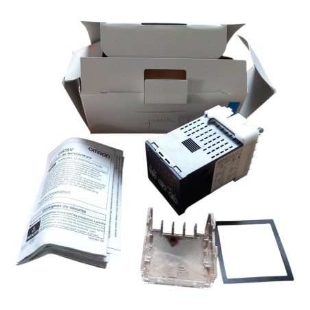 OMRON E5CSV-R1T-500 Controleur de température 100-240V