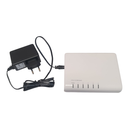 STNE-5FE 5 port 10/100M switch + AC ADAPTER UMEC UP0121A-05PE