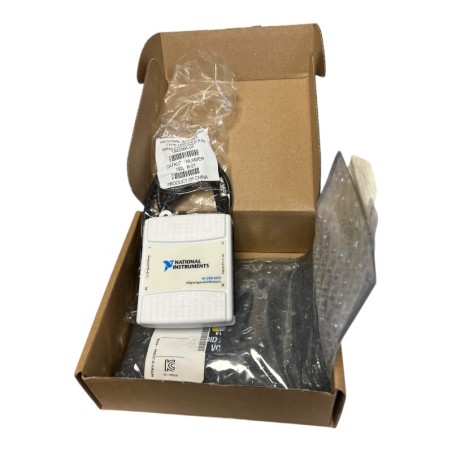 NATIONAL INSTRUMENTS 779640-01 USB-6525 Boîtier E/S numériques 16 voies