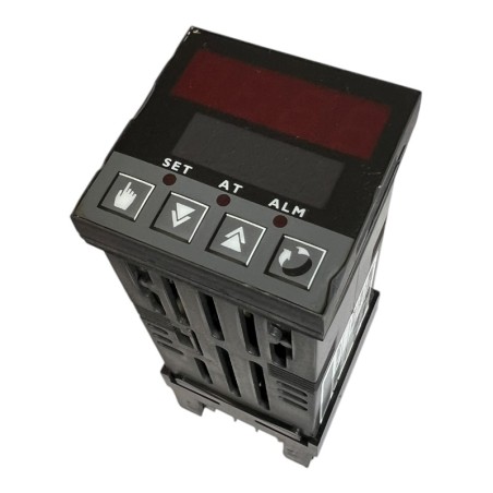 WEST INSTRUMENTS Z220130 Contrôleur de température PID 6100