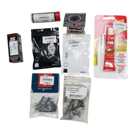 LOT D'ACCESSOIRES POUR SKATEBOARD VISSERIE, BUSH, COLLE, SPEED CREAM