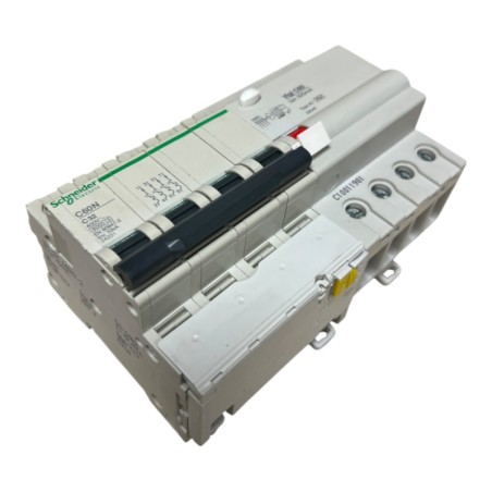 SCHNEIDER ELECTRIC 24231 Disjoncteur 4P 32A + 26545 Bloc différentiel 300mA