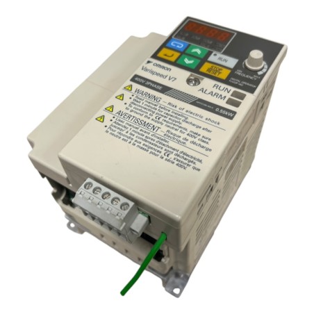 OMRON CIMR-V7AZ40P4 Variateur de fréquence 0.55kW + 3G3MV-PDRT2 Interface