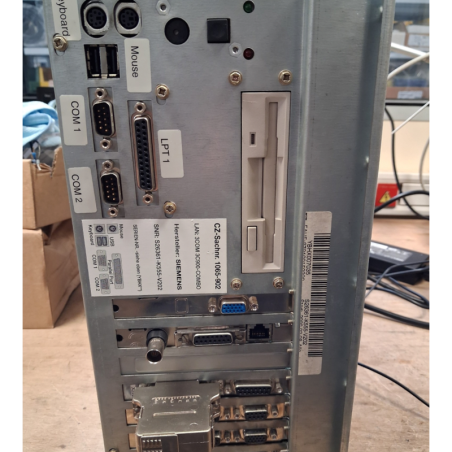SIEMENS S26361-K555-V202 YBHX007035 1065-902 Pc industriel